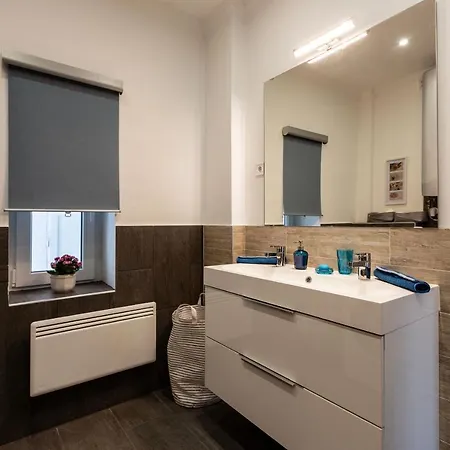 Apartment Panoramic Comfort In The Luxurious District!