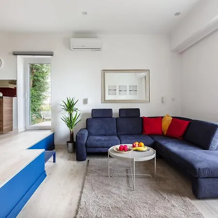 Panoramic Comfort In The Luxurious District!